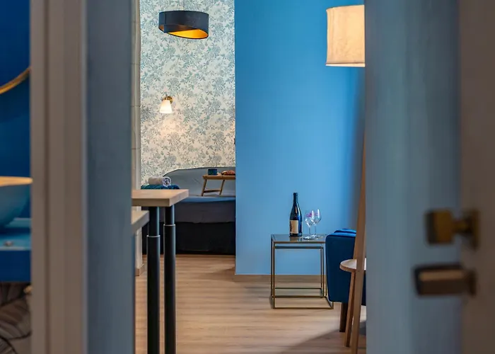 Le Bleu Jean Denim Arenes - Une Nuit A Nimes